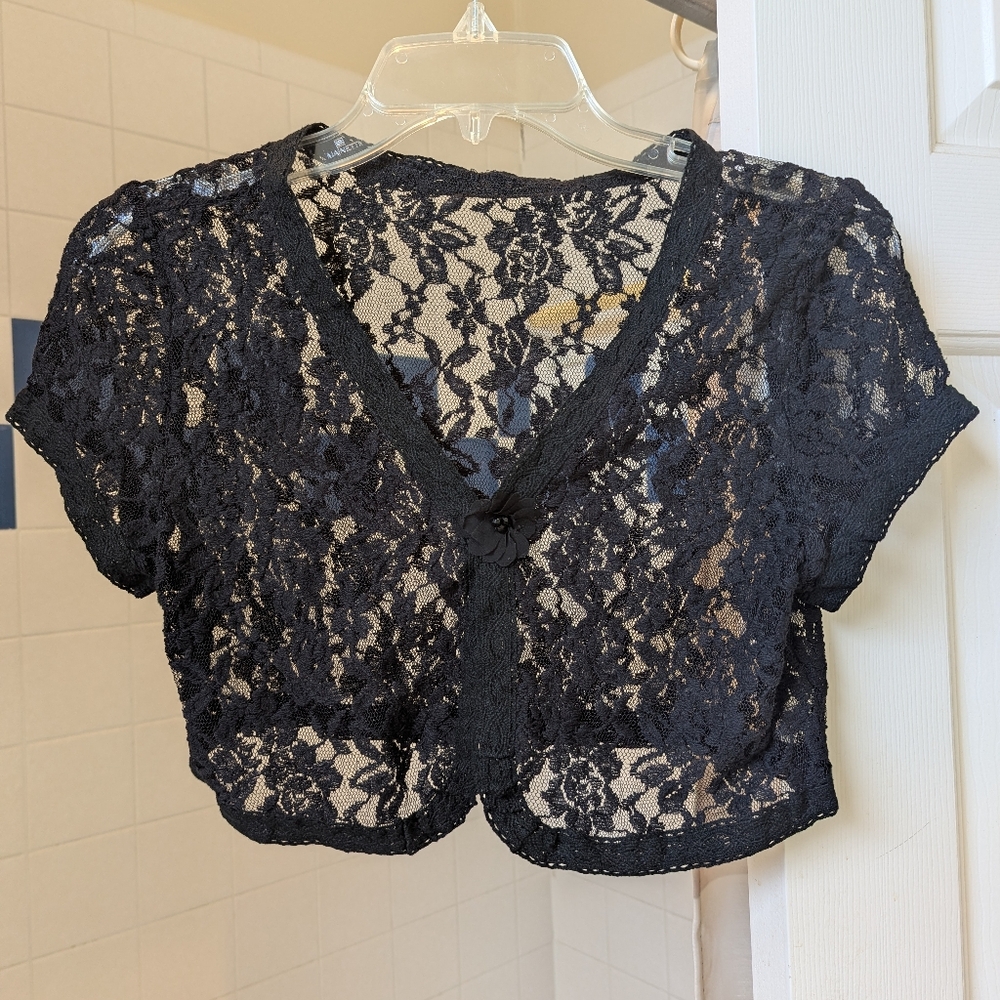 NWOT Short sleeve, open front black floral lace bolero shrug cardigan Size S
